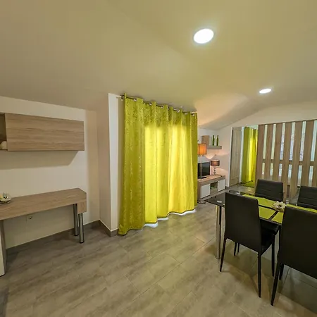 La Laguna Aparthotel