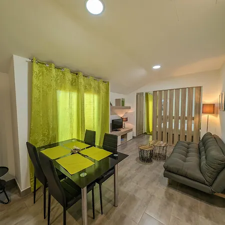 La Laguna Aparthotel 3*
