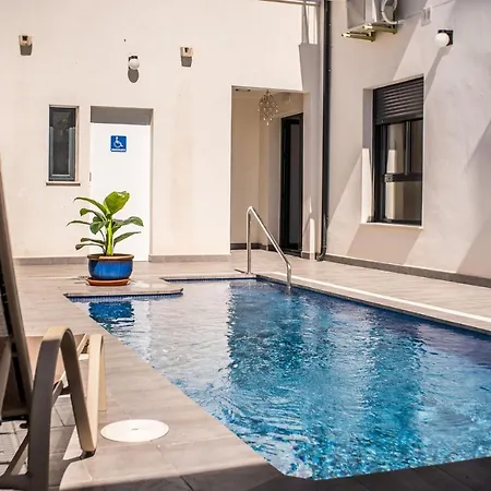 Aparthotel La Laguna 3*